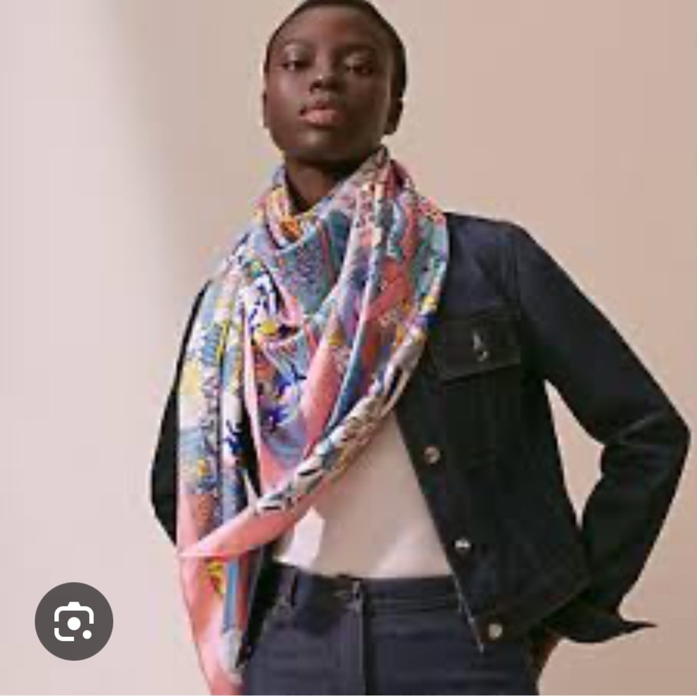 Hermes Animapolis silk scarf 140 sold out pink new